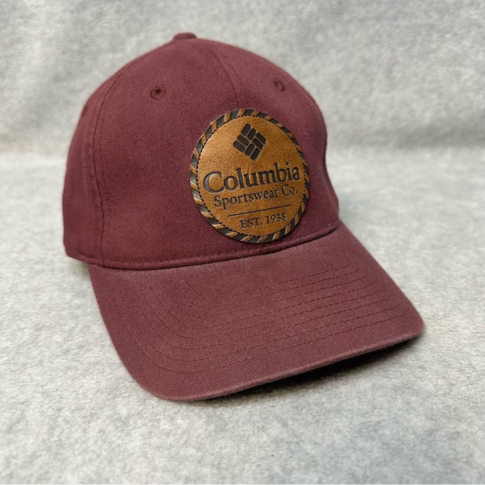 Columbia Hat Cap Adult S/M Red Leather Patch Logo Flexfit Hiking Outdoor Casual